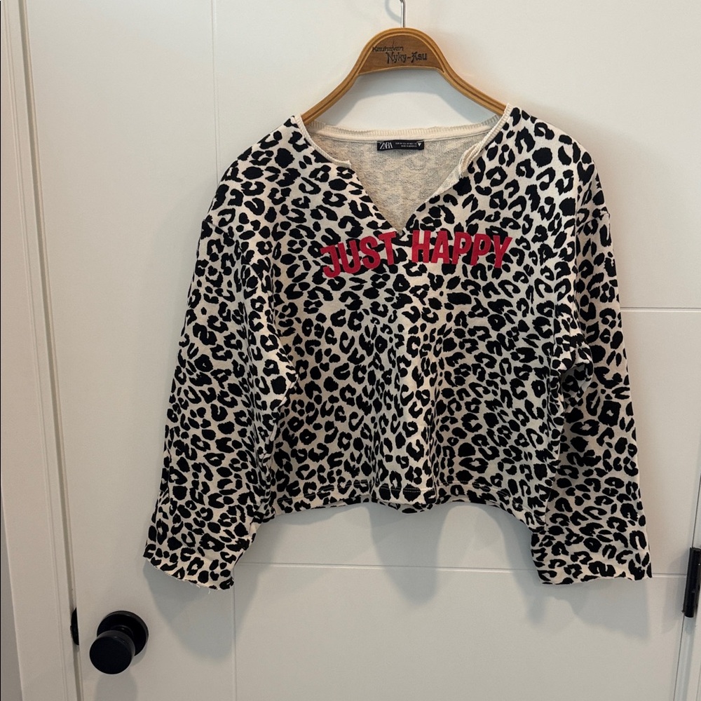 Zara Cream and Black Leopard Print crop Sweater size medium